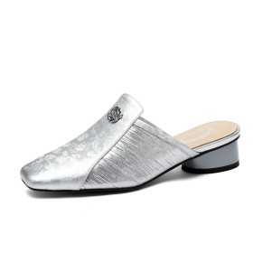 Mode Blomma Snygga 4 cm Låg Klack Mules Blockklack 2024 Skor Till Klänning Satin Läder Tulle Sandaler Dam