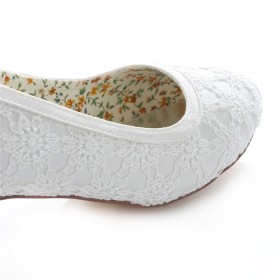 Eleganti Scarpe Sposa 4 cm Tacco Basso Decolte Pizzo Bianco Kitten Heel