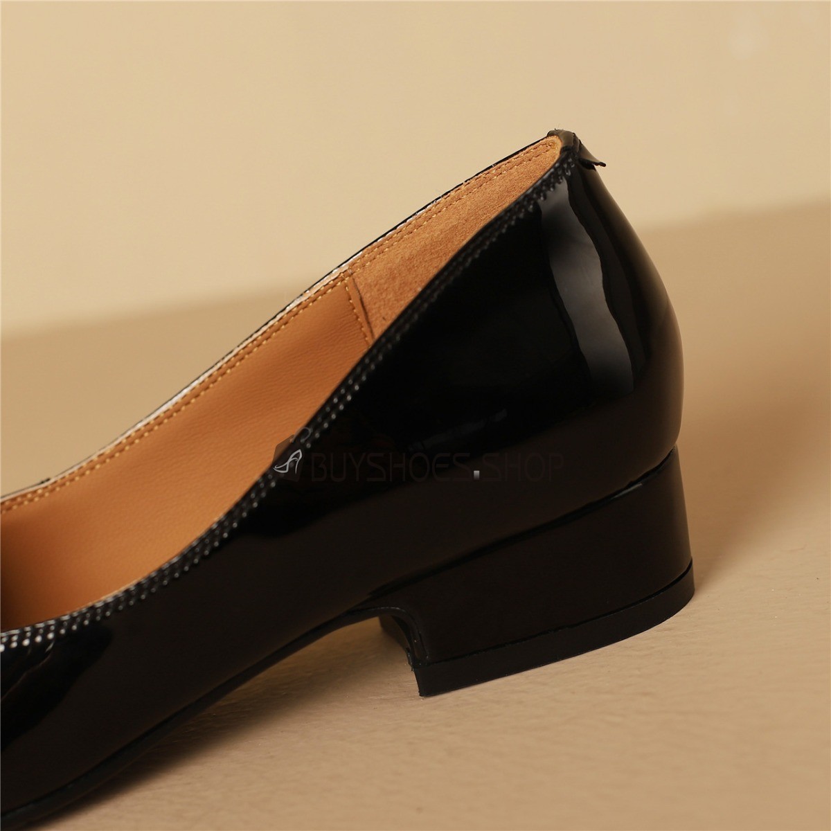 Eckhaus Latta Loafers met vierkante neus Rood